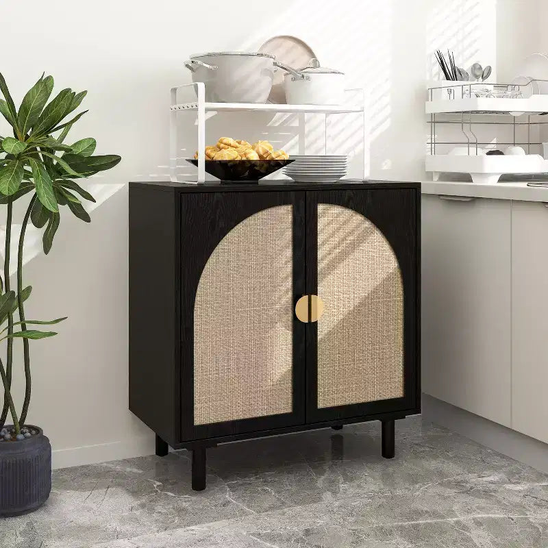 Elegancka rattanowa szafka ze schowkiem, 2-drzwiowy kredens z nóżkami z litego drewna sosnowego do sypialni, salonu lub gabinetu