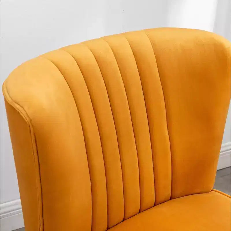 Poltrona moderna in velluto con rivestimento morbido e cuscini profondi, elegante con gambe in legno massello, per soggiorno e sala lettura