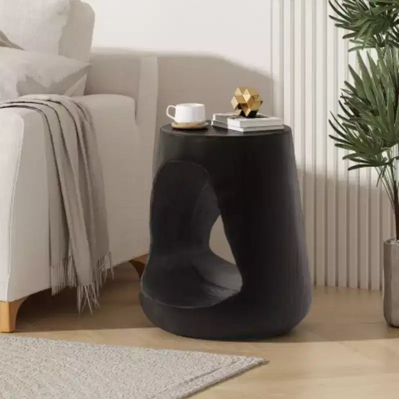 Tavolino laterale cavo con finitura effetto legno nera