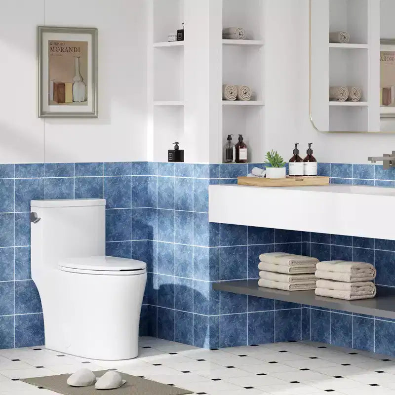WC commerciale allungato doppio. Altezza comfort da 16 con sedile a chiusura ammortizzata. Bianco