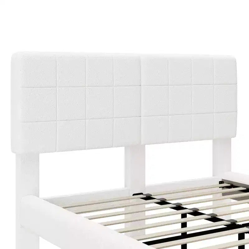 Struttura letto sospesa in bouclé bianco con striscia LED, angoli antiurto e design rialzato facile da pulire per camere da letto moderne, matrimoniale